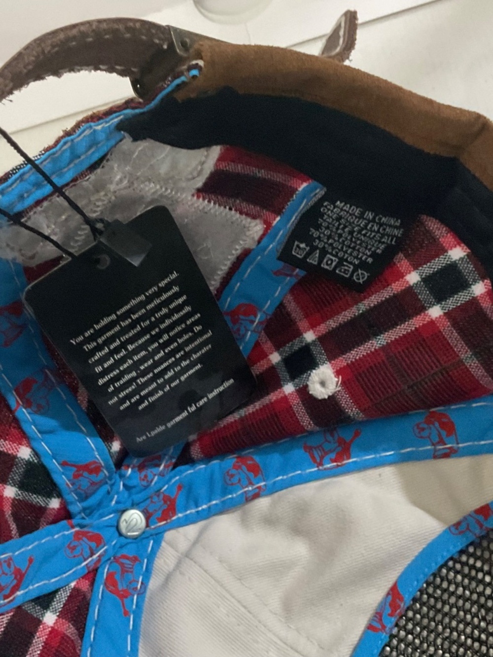 True religion Distressed Cap. - Picture 5 of 9